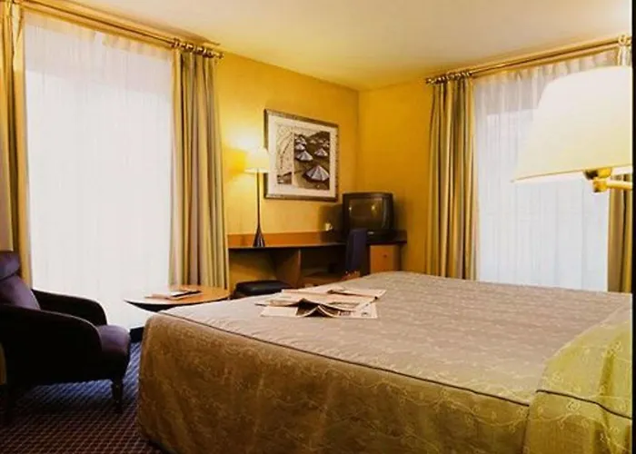 Hotel Lautrec Opera Parigi