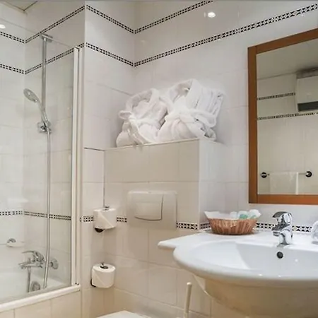 Hotel Lautrec Opera 3*