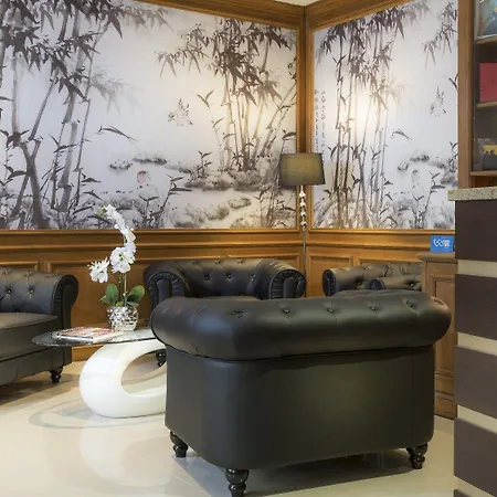 Hotel Lautrec Opera 3*